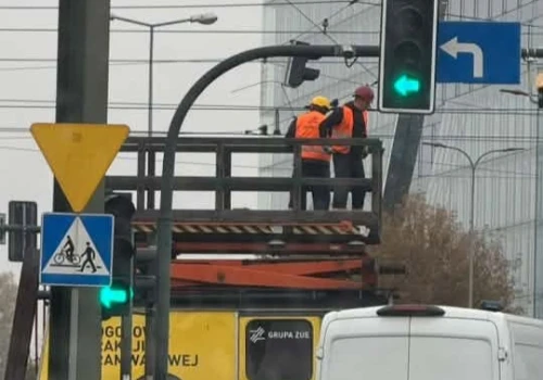 Służby pracują w Łagiewnikach. Utrudnienia tramwajowe potrwają co najmniej do środy