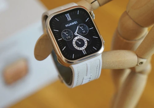 Zobacz, jak HUAWEI WATCH D3 może pilnować twojego ciśnienia. Sprawdziłem to na własnym nadgarstku