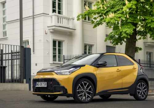 Toyota wyprzedaje rocznik 2026. Hybrydy od 79 900 zł, rabaty do 38 000 zł