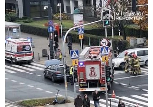 Warszawa: Zignorował zakaz skrętu w lewo. Grochowska była zablokowana