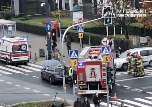 Zignorował zakaz skrętu w lewo. Grochowska zablokowana przez około 50 minut