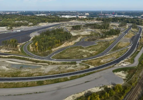 Nowy tor testowy Scanii: 85 hektarów, miliard koron i 17 różnorodnych kilometrów