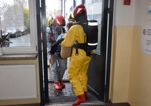 Kilkanaście zastępów straży pożarnej i setki uczniów ewakuowanych. To wszystko we wtorek w Grójcu