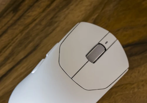 Recenzja Corsair Sabre v3 PRO PureVector Ultralight. Mysz skrojona pod to, jak celujesz