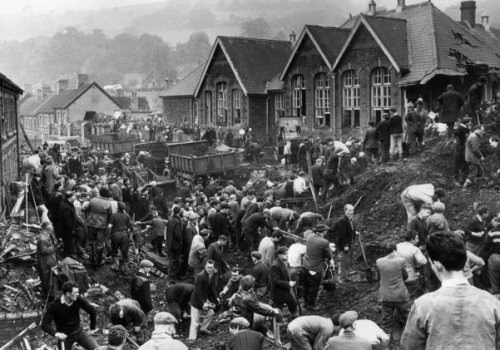 Zaniedbania, błoto i śmierć 116 dzieci. 60 lat od tragedii w Aberfan