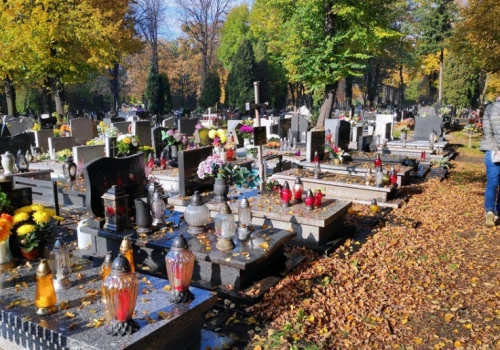 Wrzuć to do wazonu na grobie. Kwiaty mogą zachować świeżość dłużej