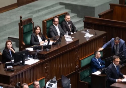 Sejm. Projekt ustawy wydłużającej sieć szpitali skierowany do ponownych prac w komisji