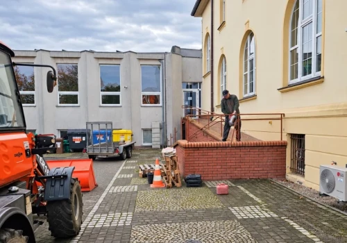 Nowe wejście do urzędu w Złotowie. Parking zamknięty na kilka tygodni