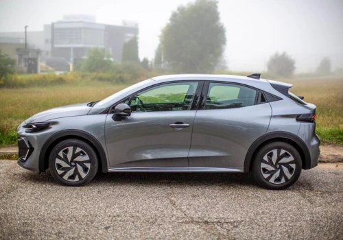 Czy Renault Clio i Dacia Sandero zdrożeją? Zasady produkcji Made in Europe