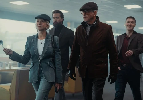 Żużel. Pierce Brosnan na… żużlu?! Wielki serialowy hit kręcony na słynnym stadionie!