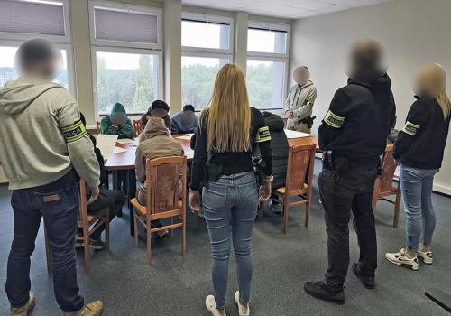 Ośmiu cudzoziemców zatrzymanych w Solcu Kujawskim. Nielegalnie przebywali w Polsce