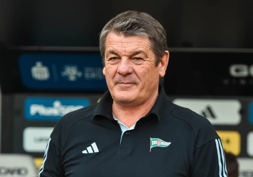 Carver dopiero przyszedł do Radomiaka, a już grozi odejściem. Wszystko przez powrót dyrektora