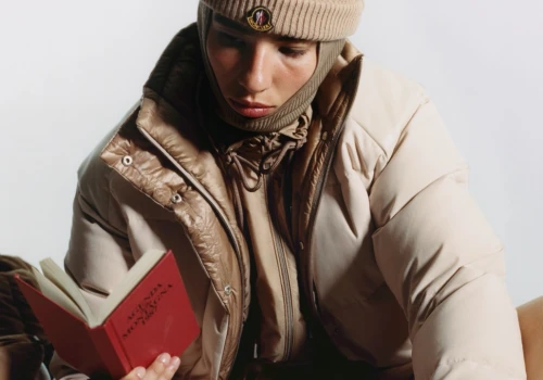 Moncler składa hołd himalaistom w duchu retro. Nowa kolekcja Re/Icons 2026 stawia na odwagę
