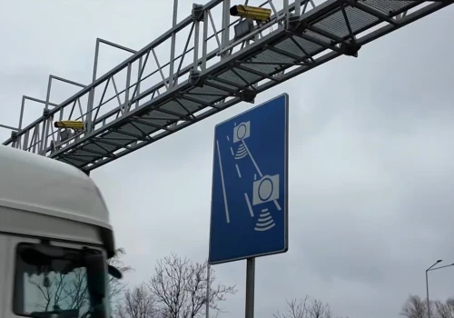 Uwaga, oszuści! Rozsyłają fałszywe mandaty z fotoradarów
