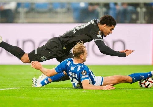Najpierw starcia z klubami z Premier League, a później wyjazd? Piłkarz Lecha mówi wprost