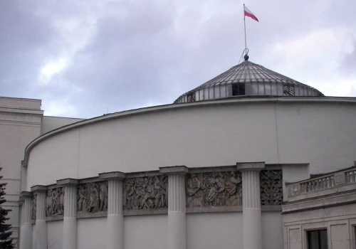 Szefowie służb i komendanci z ochroną. Trwają prace nad nowelizacją ustaw