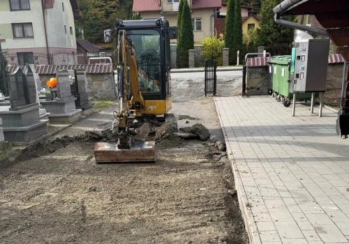 Piwniczna-Zdrój inwestuje nie tylko miliony. Nowy peron, remonty dróg i zmiany na cmentarzu