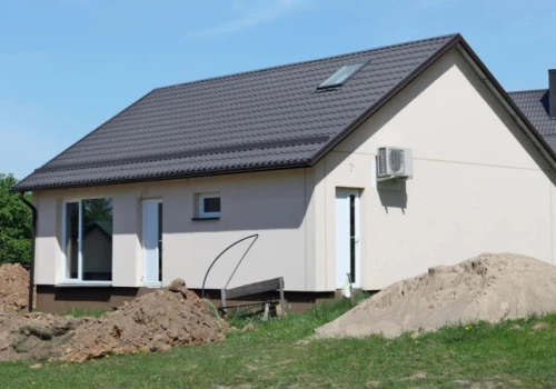 Dom do 70 m2 nie ma schodów ani korytarzy. Nada się na start, ale i emeryturę