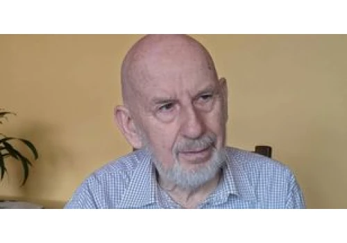 Pilski poeta zbiera na wózek, by być bliżej ludzi i świata