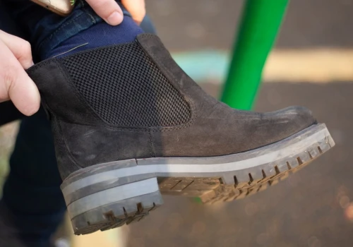 Zamszowe buty czyszczę tylko tym. Na 1 listopada wyglądają jak nowe