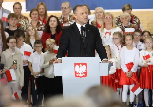 „Nie mam z kim rozmawiać o sprawach polskich”. Prezydent Nawrocki w Kuleszach Kościelnych