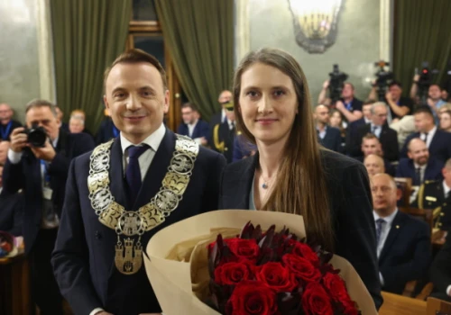 Najniższa możliwa pensja. Radni zdecydowali ws. wynagrodzenia Łukasza Gibały