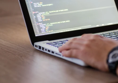 Dwie trzecie internetu zagrożone, rządy wyłączają strony. Wystarczył jeden komunikat