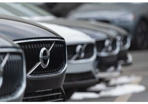 Wrocław: Parking przy Cmentarzu Osobowickim nie dla chińskich marek i Volvo