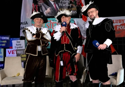 Trzej Muszkieterowie w miasteczku pod Trybunałem. „Jeden za wszystkich, wszyscy za jednego”
