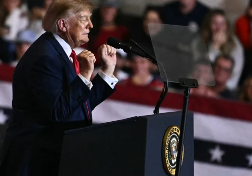 "Zdrajca!" Trump obrażony na własnym wiecu. Doszło do rękoczynów