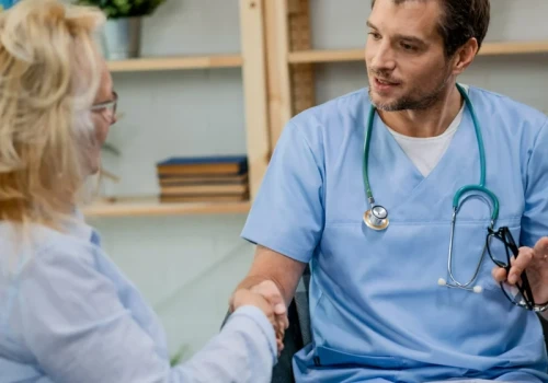 Badania kliniczne wciąż budzą obawy. Eksperci wyjaśnią, dlaczego nie warto wierzyć mitom