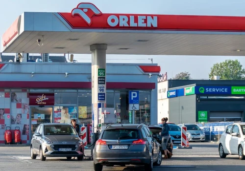 MF: wpływy z podatku od nadzwyczajnych zysków koncernów paliwowych wyniosą ok. 5,2 mld zł