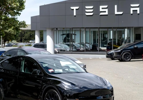 Tesla obniża plan inwestycji. Pod znakiem zapytania robotyka i AI