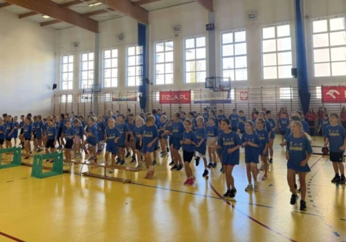 Ponad setka dzieci na sportowym sprawdzianie. „#Zacznij od Lekkiej” w częstochowskiej Siódemce