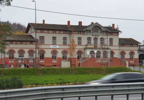 Ten dworzec zbudowali w 1870 roku, później stracił dawną funkcję. Teraz czeka go wielki powrót