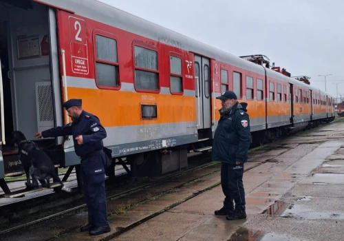 Tajemnicze skrytki i ukryte przedmioty. To znaleziono podczas akcji na kolei