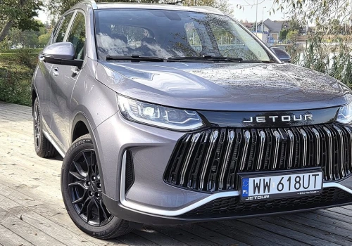 Jetour X50 za 76 900 zł pogromcą Dustera? Ma ocynk i długą gwarancję