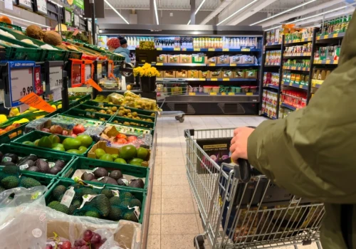 Nawet 30% w dół za polskie jabłka i śliwki. Zobacz aktualne ceny w Broniszach