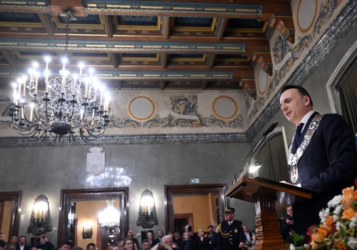 Łukasz Gibała będzie zarabiał mniej. Otrzyma najniższą dopuszczalną pensję