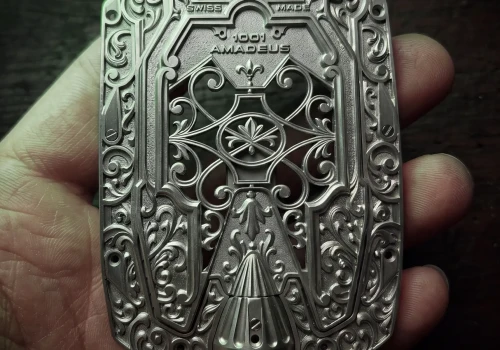 Urwerk UR-1001 Amadeus. Unikatowy, futurystyczny zegarek kieszonkowy!