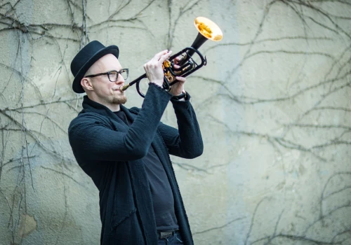 Polska premiera JBL Summit Everest i jazz. Piotr Schmidt gościem specjalnym na Audio Video Show 2026