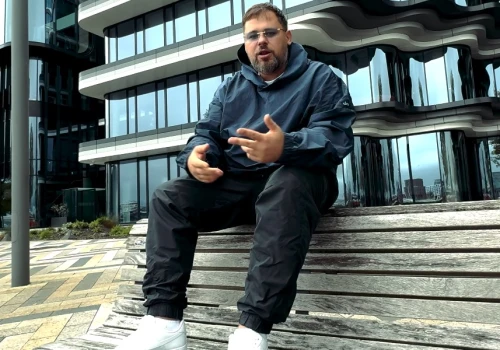 Diox w nowym singlu: „Diox Hifi Banda liryczny niszczyciel”