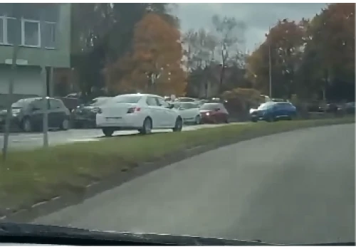 Zielona Góra. Jechał pod prąd ulicą Lwowską. Policja ustaliła właściciela auta