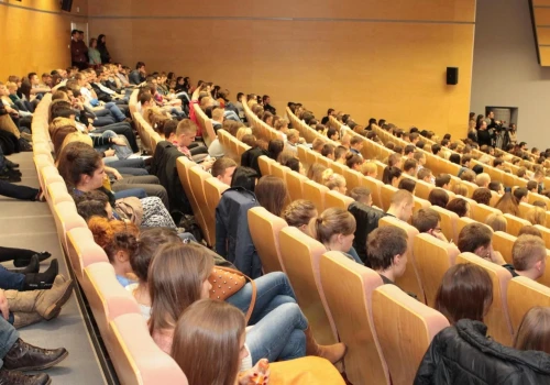 Spór o ceny biletów i parkowanie w Olsztynie. Tyle podpisów pod petycją zebrali studenci
