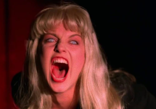 Dziwne i mroczne: 8 propozycji filmowych do obejrzenia jesienią