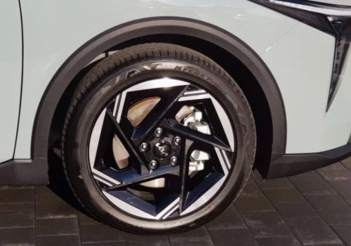 Hybrydowa Kia K4 trafiła do polskiej oferty. To nowy problem dla Toyoty Corolli