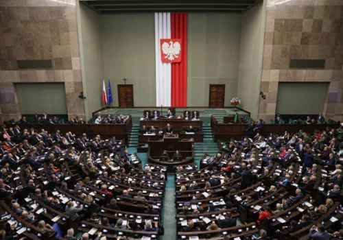 „Nie" dla wiecznych włodarzy. Sejm utrzymał ich dwukadencyjność