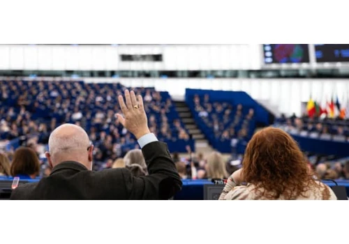 Szkodliwe substancje dłużej w kosmetykach? UE upraszcza przepisy
