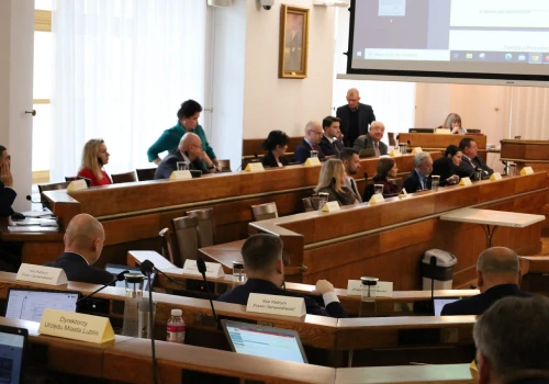 „Nikt podatków nie lubi płacić”. Radni przegłosowali podwyżkę w Lublinie