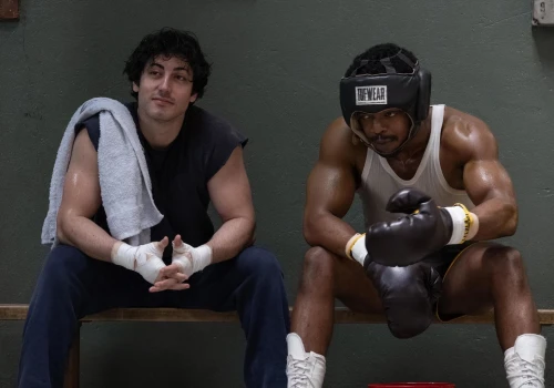 Ten aktor zmienił się w Sylvestra Stallone'a! Nowy zwiastun Jestem Rocky